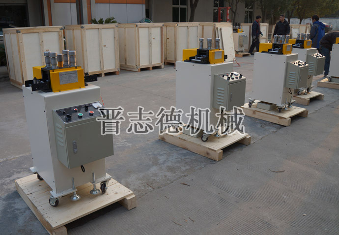 送料機、整平機出口